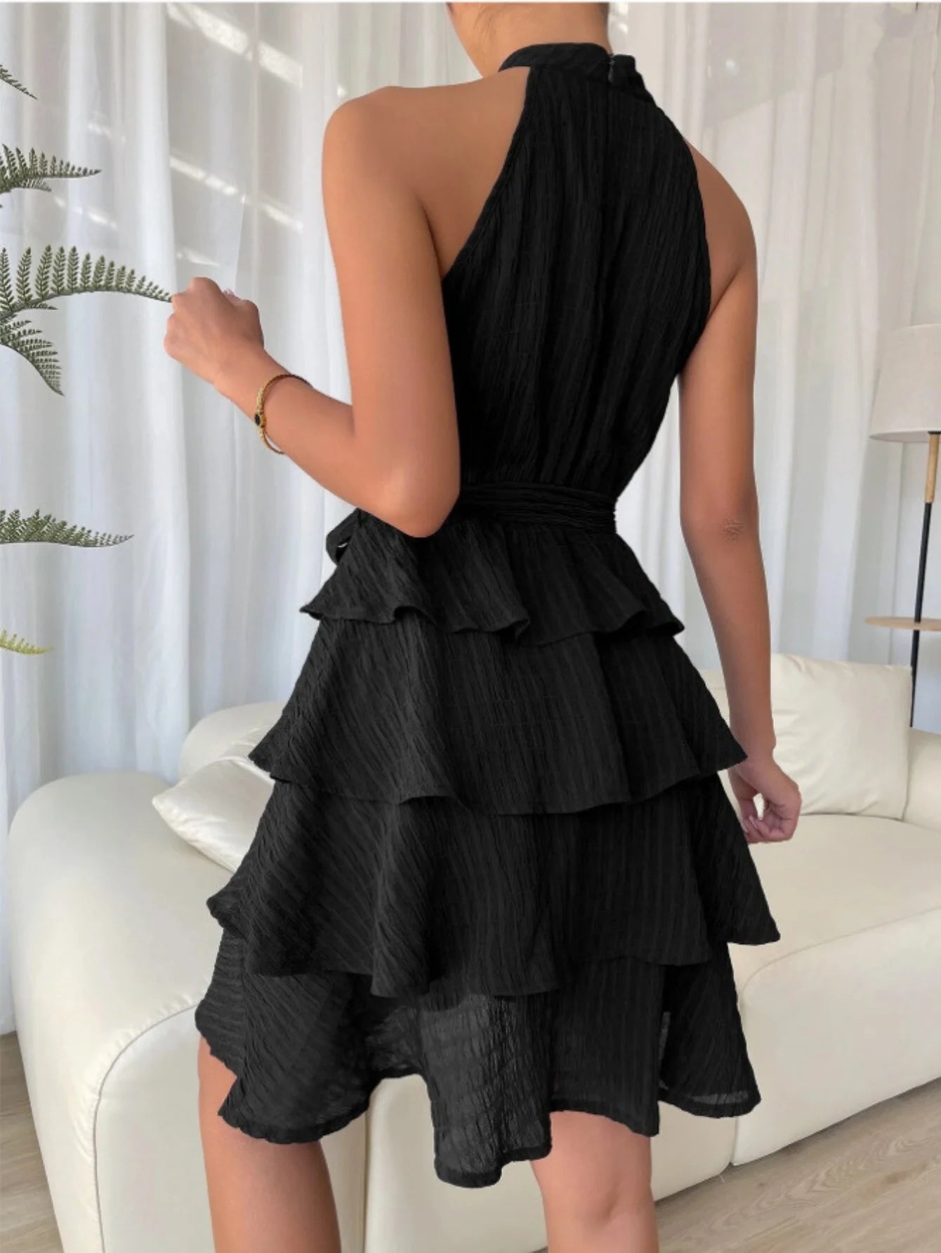 Orielle - Mini-robe sans manches à volants et volants