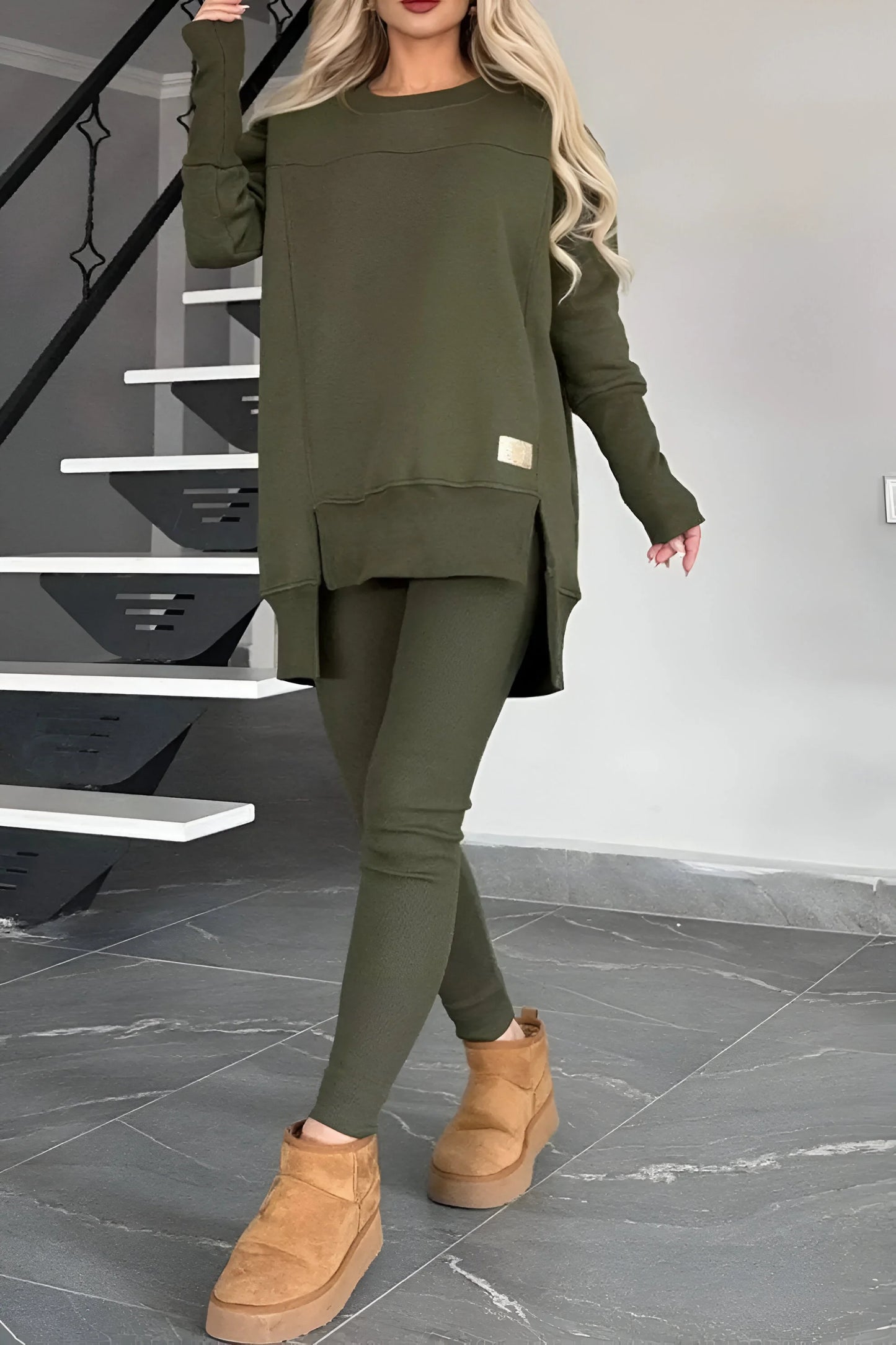 Marie - Ensemble sweat-shirt à fentes hautes et pantalon moulant
