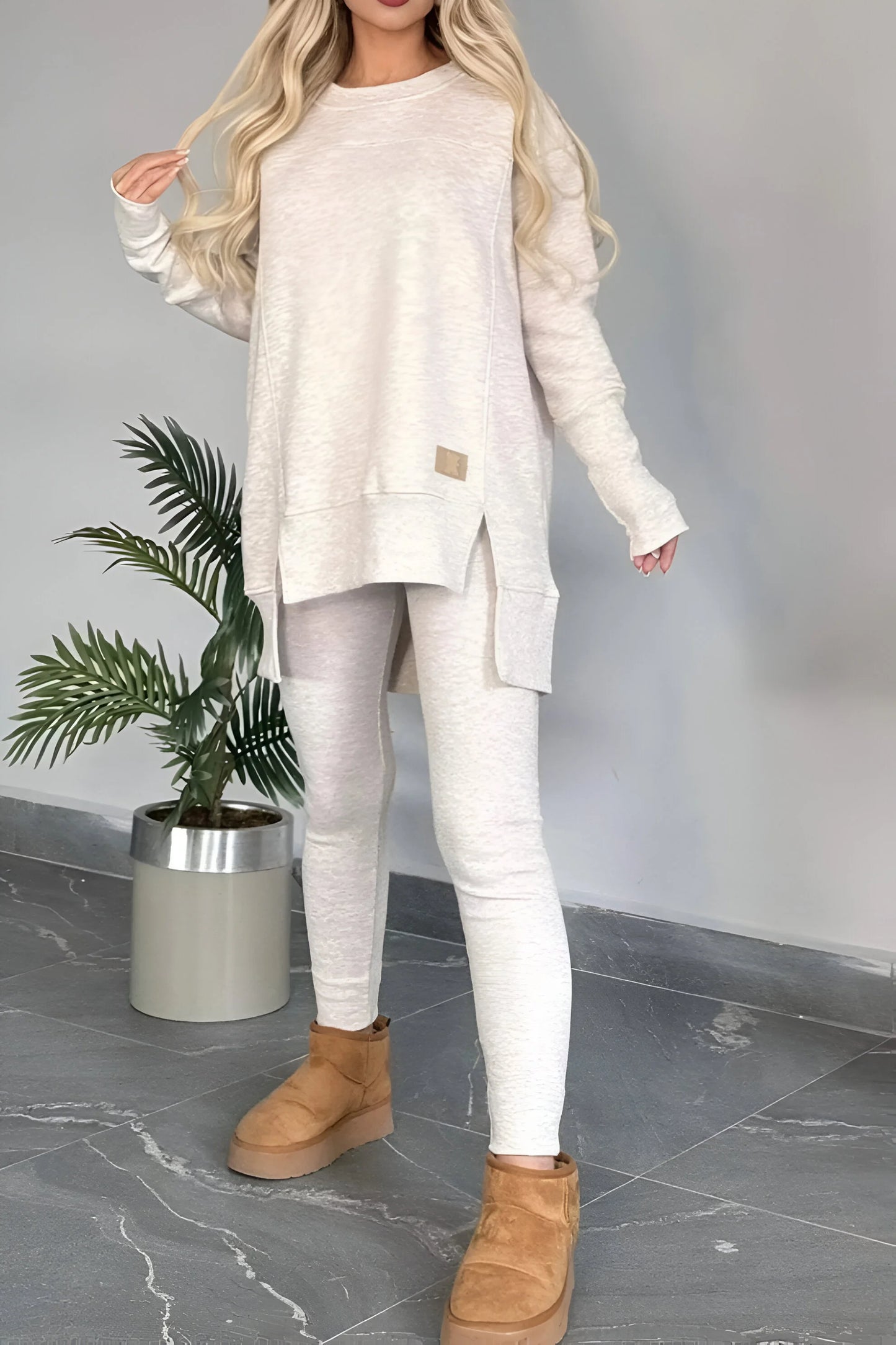 Marie - Ensemble sweat-shirt à fentes hautes et pantalon moulant