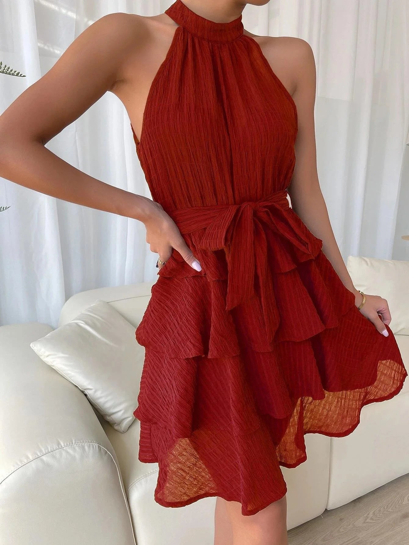 Orielle - Mini-robe sans manches à volants et volants
