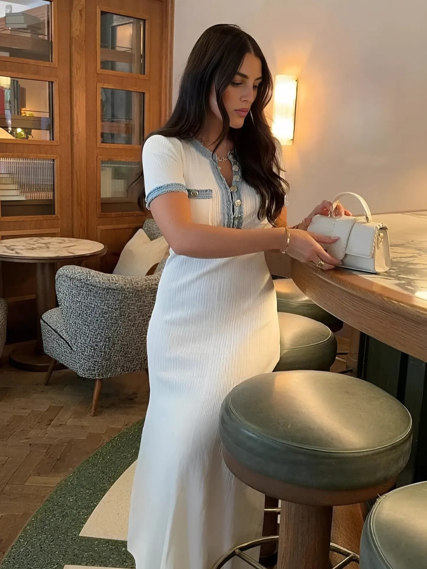 Élodie – Robe longue élégante en maille avec bordure contrastée