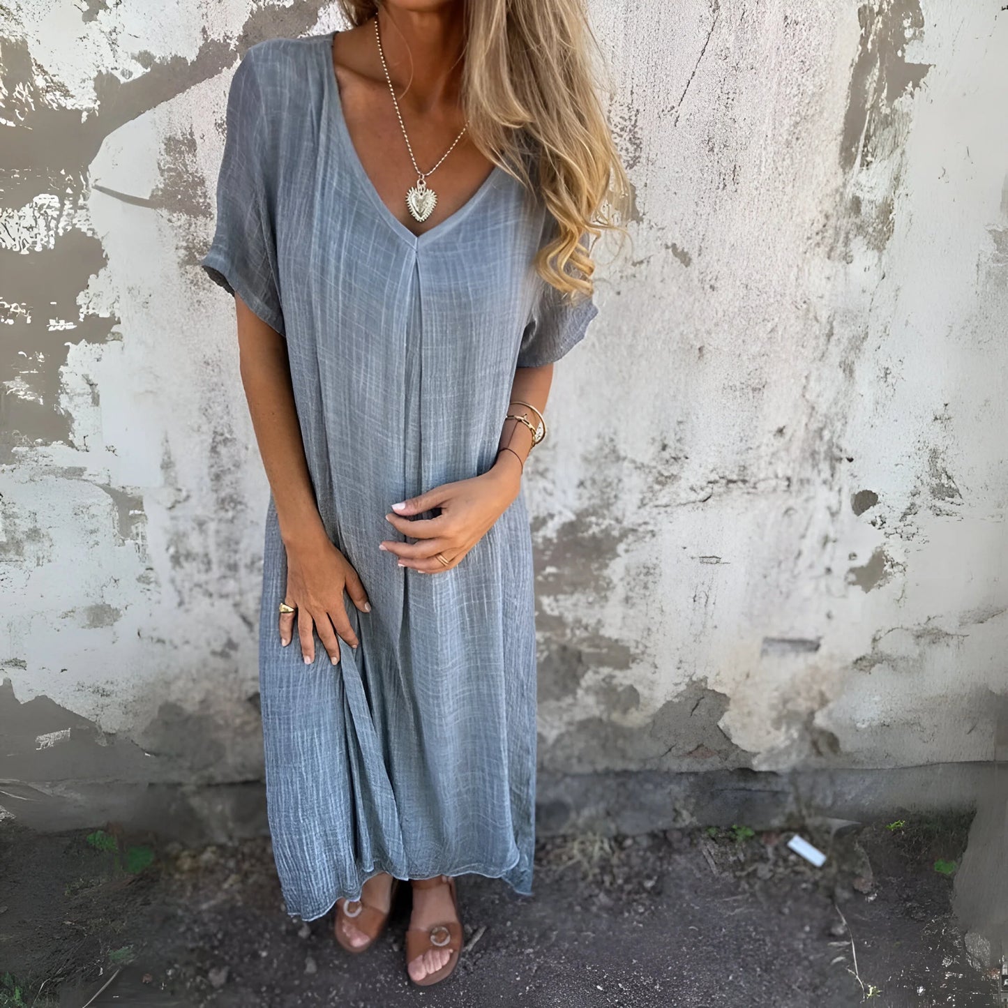 Solène – Robe midi décontractée à col en V
