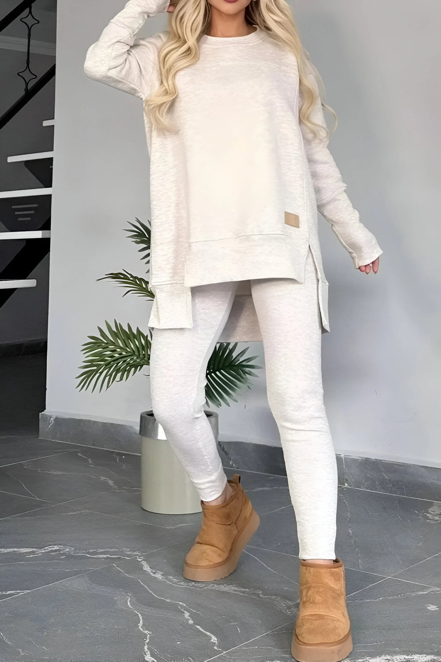 Marie - Ensemble sweat-shirt à fentes hautes et pantalon moulant