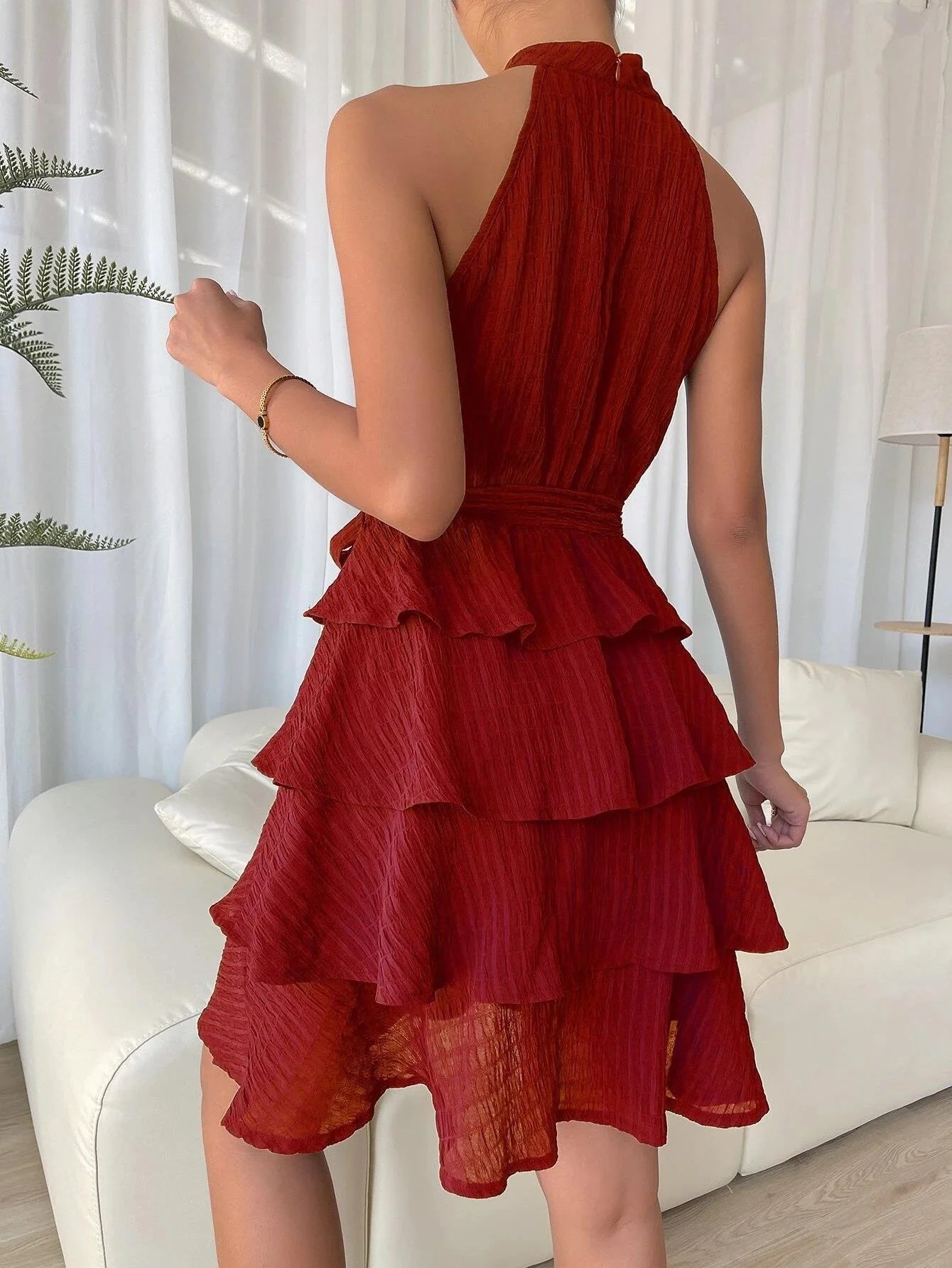 Orielle - Mini-robe sans manches à volants et volants