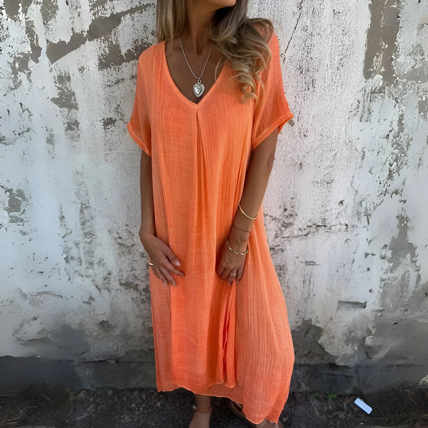 Solène – Robe midi décontractée à col en V