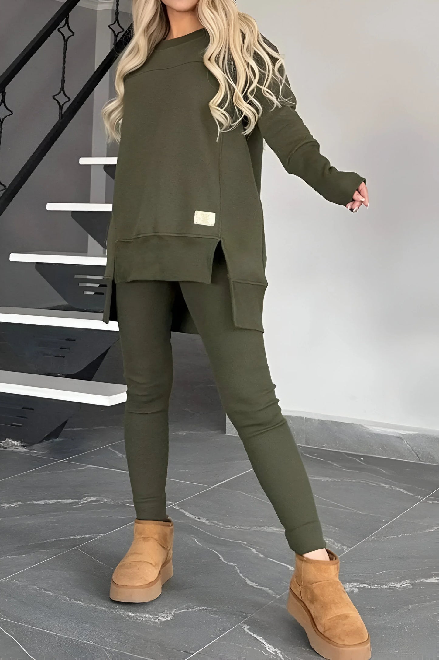 Marie - Ensemble sweat-shirt à fentes hautes et pantalon moulant