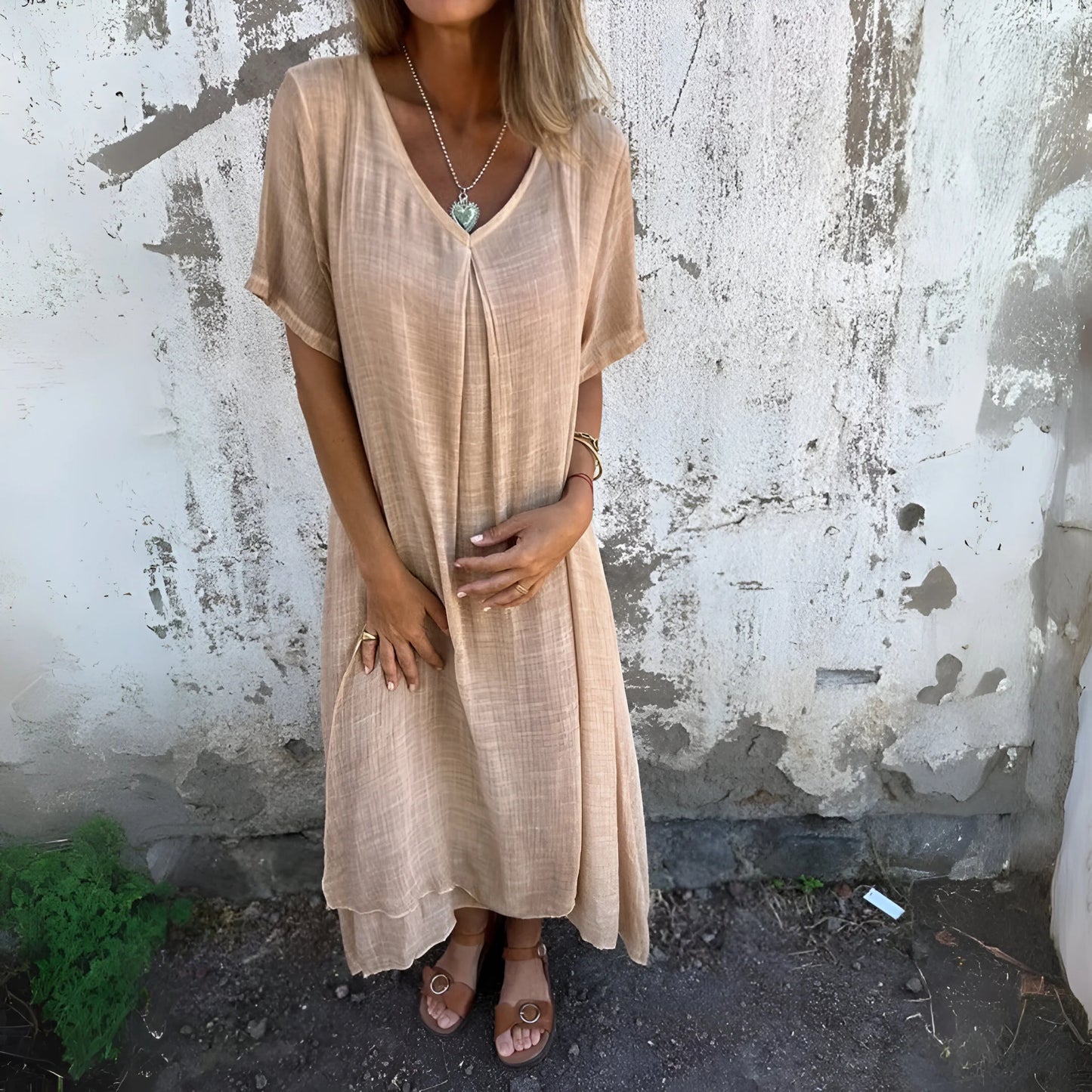Solène – Robe midi décontractée à col en V