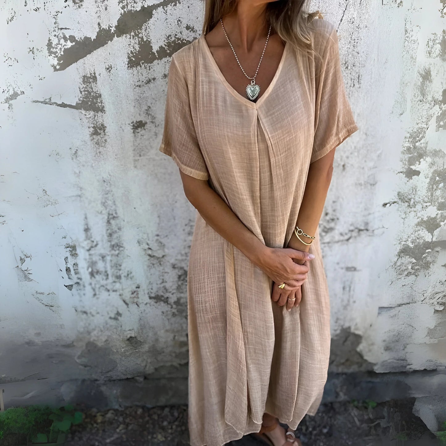 Solène – Robe midi décontractée à col en V