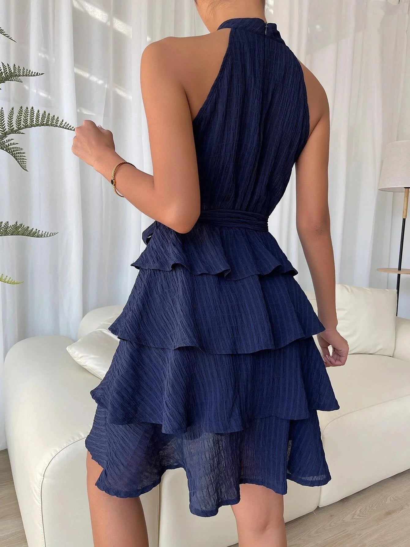 Orielle - Mini-robe sans manches à volants et volants