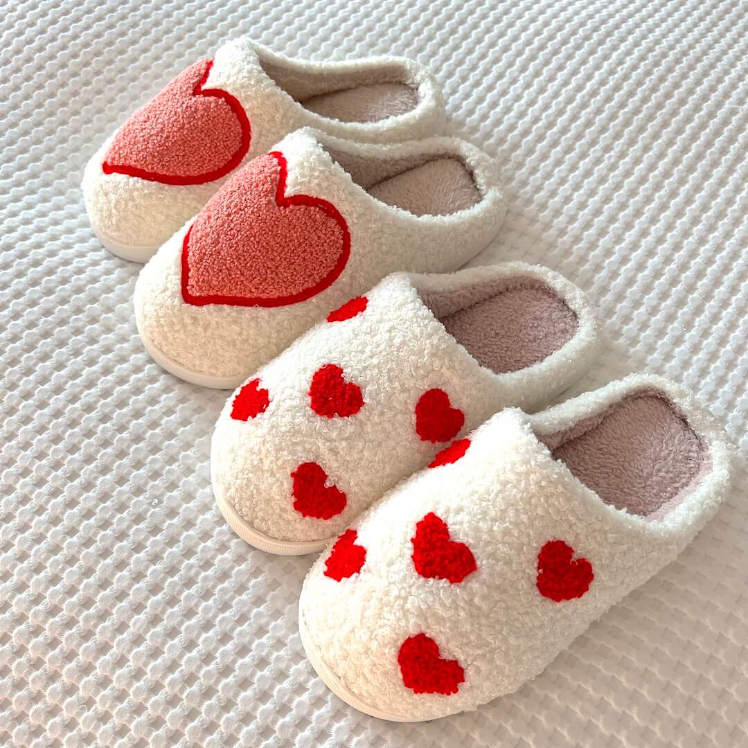 Amelisse – Chaussons en peluche cœur pour un confort douillet