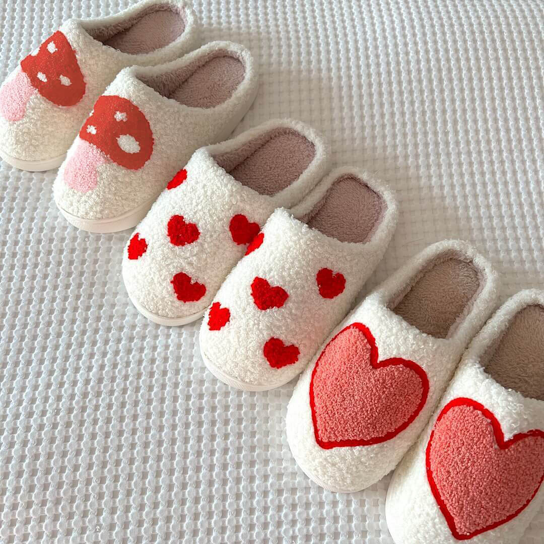 Amelisse – Chaussons en peluche cœur pour un confort douillet
