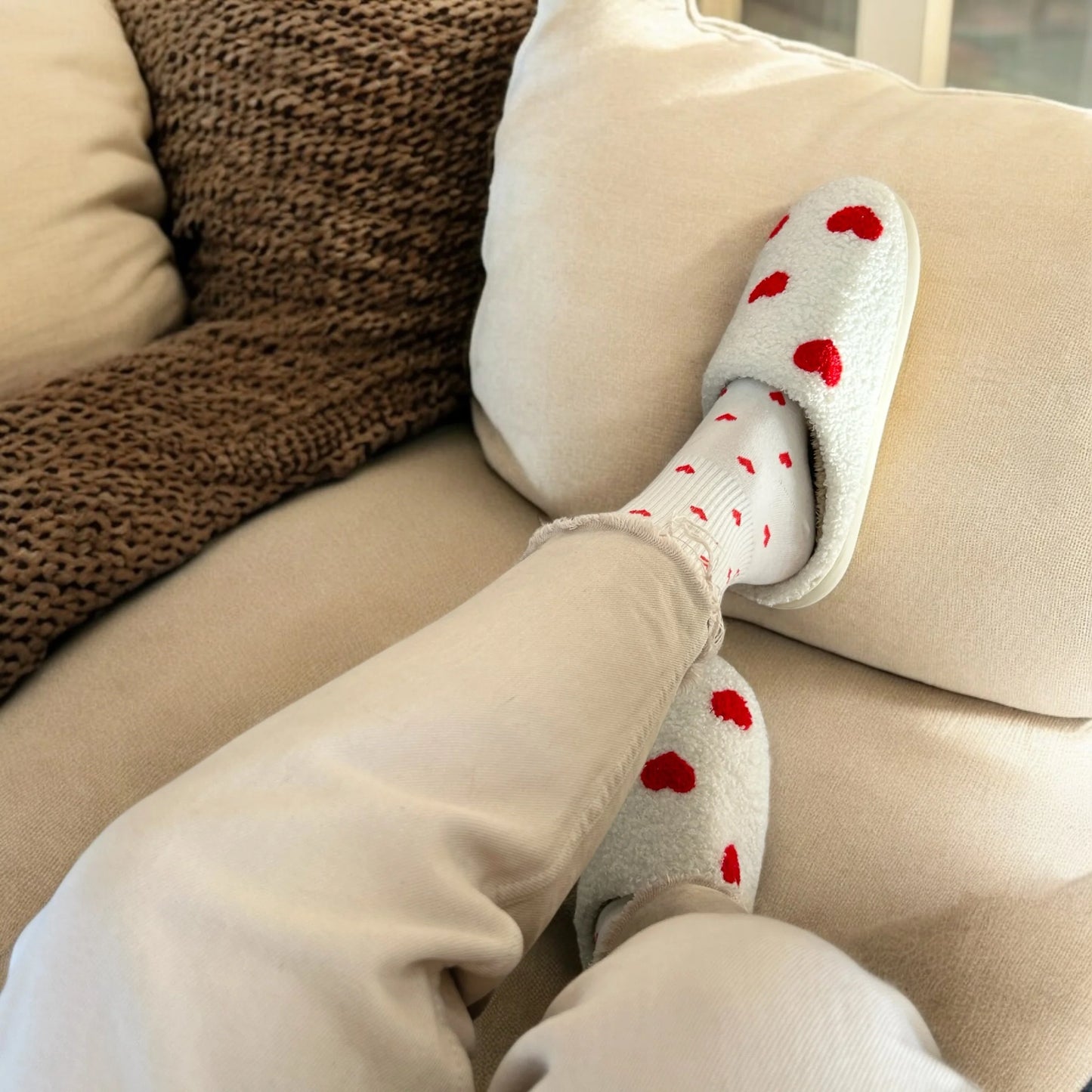 Amelisse – Chaussons en peluche cœur pour un confort douillet