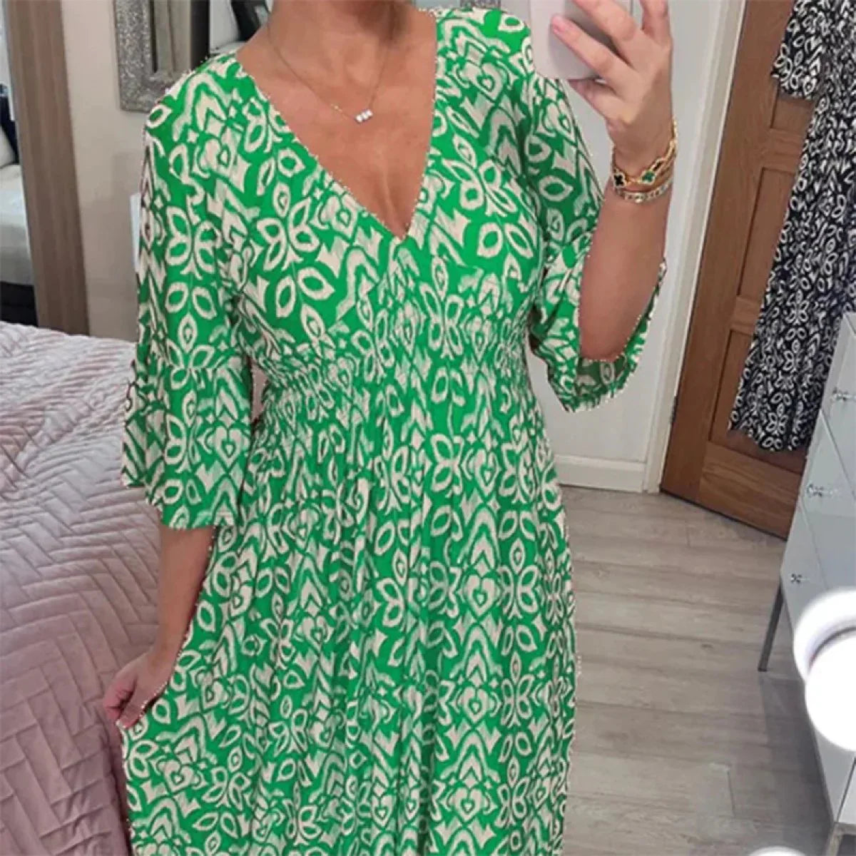 Robe mi-longue imprimée à taille haute et col en V Adelie
