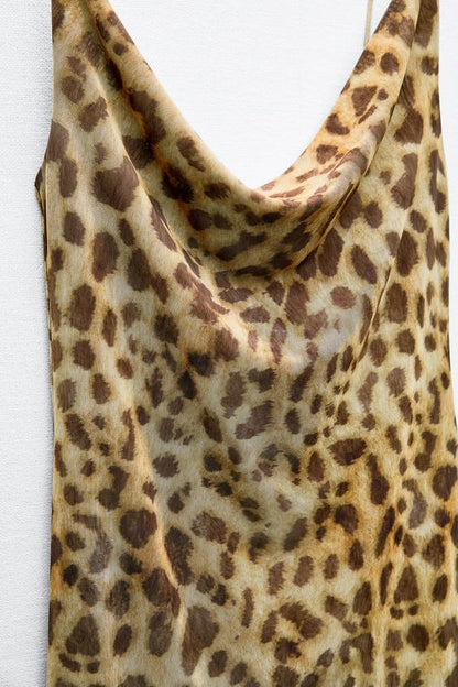 JULIA - Robe à imprimé léopard au style raffiné