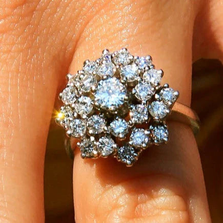 Gisele – Elegant Diamond Cluster Ring