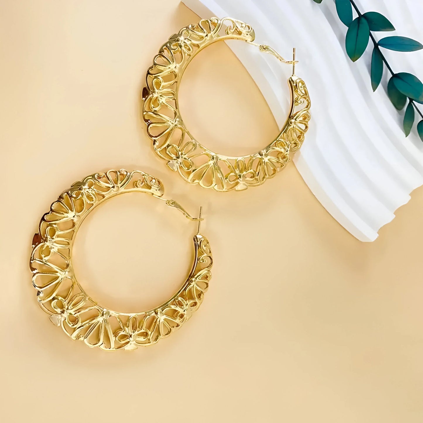 Clarisse - Vintage Floral Carved Hoop Earrings