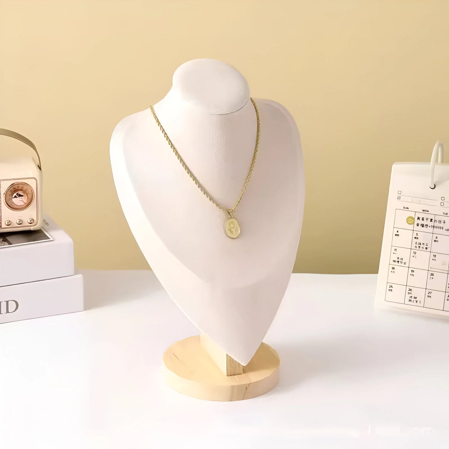 Célestine – Ensemble de présentoirs à colliers en velours