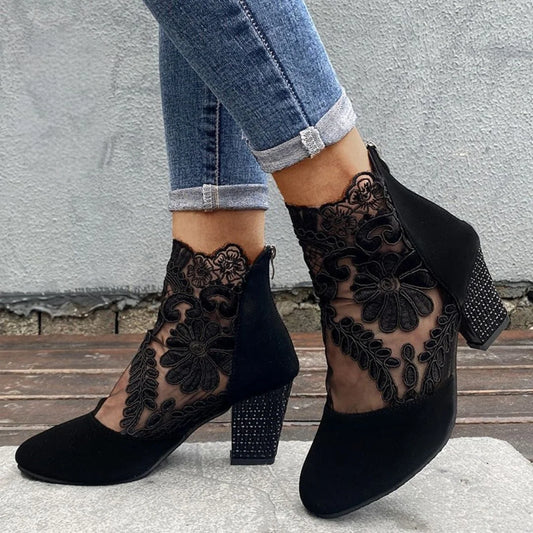 Bottes à talons carrés et empiècements en dentelle Violetta