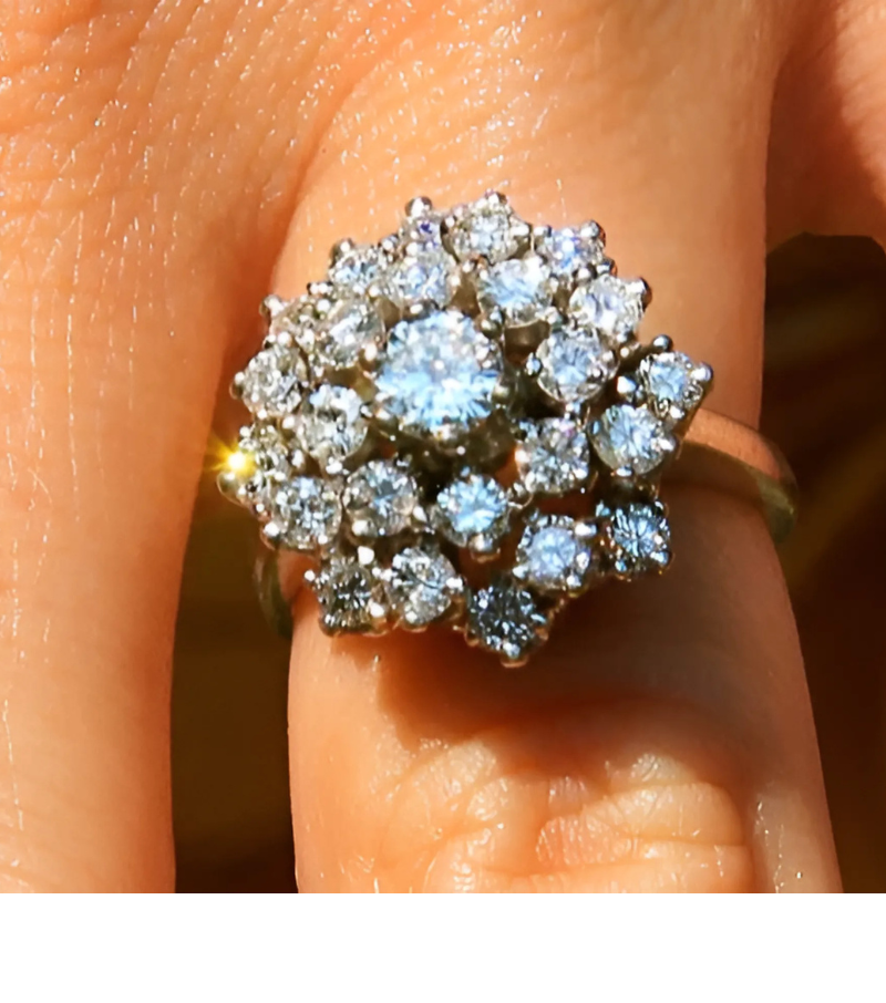 Gisele – Elegant Diamond Cluster Ring