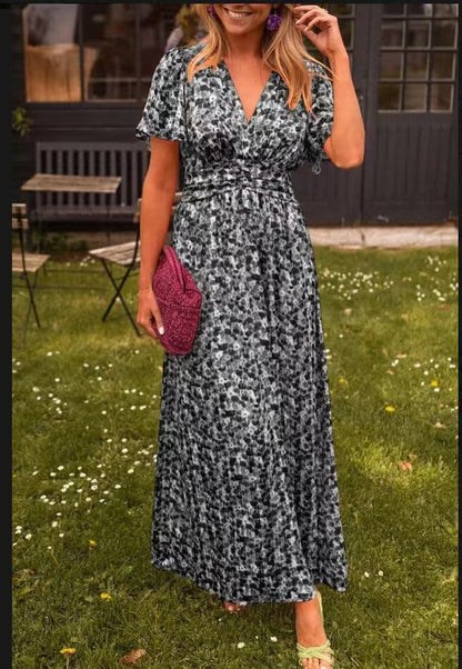 Florine – Flowy V-Neck Daylight Dress
