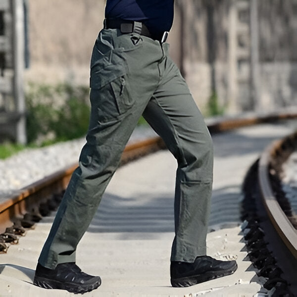 Męskie spodnie TacticalFit™ zapewniające wygodę na co dzień (Kup 1, otrzymaj 1 gratis)